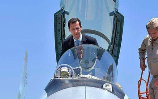 Ông Assad cưỡi chiến đấu cơ SU-35 tại căn cứ không quân Nga