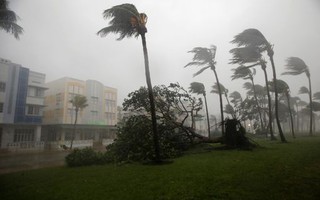 Bão Irma đổ bộ vào bang Florida