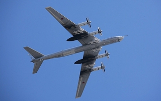 Chiến đấu cơ Nhật, Mỹ ngăn chặn máy bay ném bom Nga