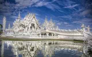 Khám phá ngôi đền trắng kỳ dị ở Thái Lan