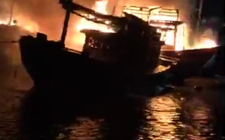 Hỏa hoạn thiêu rụi 4 tàu cá của ngư dân trong đêm