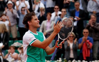 Thua sốc Dominic Thiem, Djokovic sớm mất ngôi Pháp mở rộng