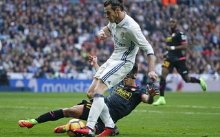 Bale ghi bàn ngày trở lại, Real Madrid vững ngôi đầu