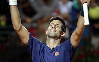 Djokovic "chạy marathon" vào chung kết Rome Open