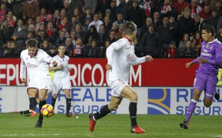 Jovetic lập siêu phẩm, Sevilla nhấn chìm Real Madrid