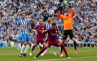 Thắng vất vả tân binh Brighton, Man City lên đầu bảng