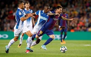 Messi lập hat-trick, Barcelona thắng đậm Espanyol
