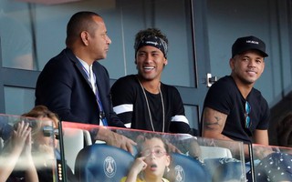 Neymar "phản bội" Barcelona như thế nào?