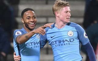 Sterling tỏa sáng, Man City giành lại ngôi nhì bảng