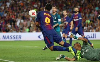 Ronaldo tỏa sáng, Barcelona thua tan tác siêu kinh điển