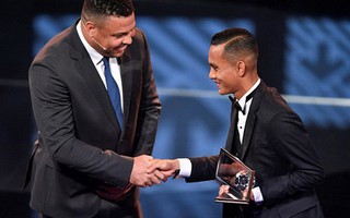 Cầu thủ Đông Nam Á đầu tiên nhận giải thưởng FIFA
