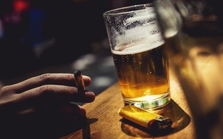 Rượu bia gây 7 loại ung thư cho đàn ông