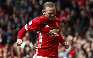 Rooney ghi bàn sân nhà sau 1 năm, M.U hòa trận thứ 14