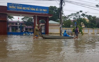 Lũ lớn, hàng ngàn ngôi nhà ở Bình Định lại bị ngập nặng