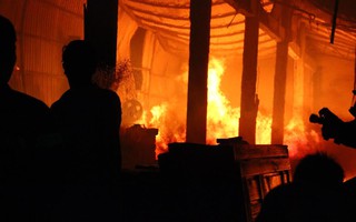 Cháy xuyên đêm ở phường Trảng Dài, TP Biên Hòa
