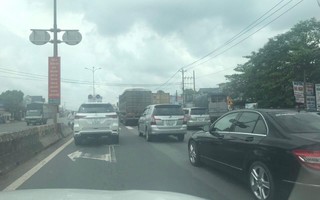Kẹt xe nghiêm trọng trên cao tốc TP HCM - Long Thành - Dầu Giây