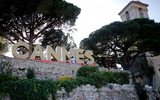 LHP Cannes: Chống khủng bố bằng 400 chậu hoa "khủng"