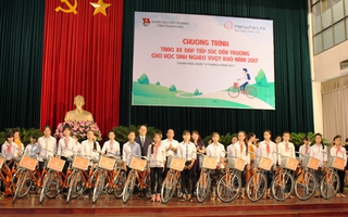 Trao 145 xe đạp cho học sinh nghèo hiếu học