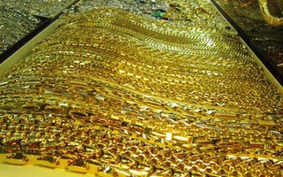 Giá USD tăng “nhấn chìm” giá vàng
