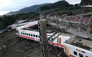 Đài Loan: Tàu trật bánh, gần 200 người thương vong