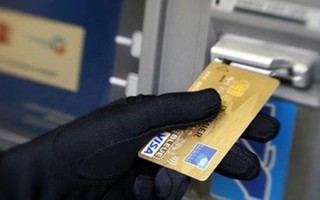 Làm gì khi tiền trong tài khoản ATM bỗng dưng “bốc hơi”?