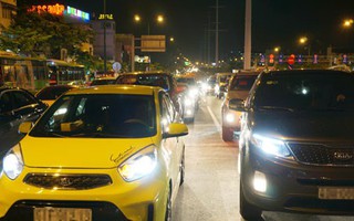 Từ chối đăng kiểm ôtô "độ" đèn chiếu sáng