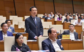 Tân Bộ trưởng TT-TT Nguyễn Mạnh Hùng “ra mắt” QH, trả lời về an ninh mạng, sim rác