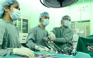 Dạy phẫu thuật cho gần 1.000 bác sĩ nước ngoài