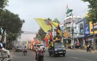 CĐV Nam Định làm nóng trận "chung kết ngược" tại Cần Thơ