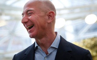 Giàu nhất thế giới, Jeff Bezos vẫn rửa bát mỗi tối