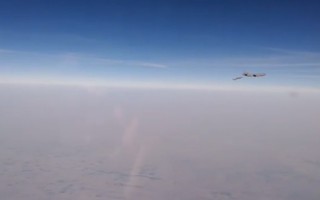 Phi công Nga khoe video chặn chiến đấu cơ Pháp, Mỹ ở Syria