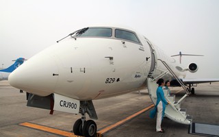 Bay thử nghiệm máy bay CRJ900 Bombardier tại Nội Bài