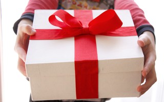 Phó chủ nhiệm UBKT Tỉnh ủy Quảng Trị bị kỷ luật vì "nhận quà, trả quà không đúng quy định"