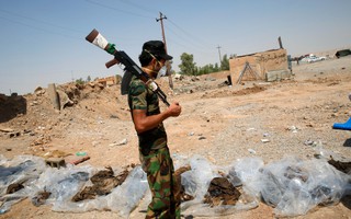 Phát hiện các mộ chôn 12.000 thi thể nạn nhân IS