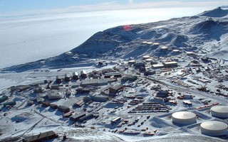 Hai kỹ thuật viên Mỹ chết bí ẩn tại Nam cực