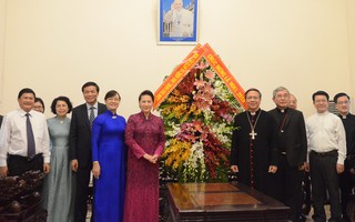 Chủ tịch Quốc hội thăm Tòa Tổng Giám mục Tổng Giáo phận TP HCM