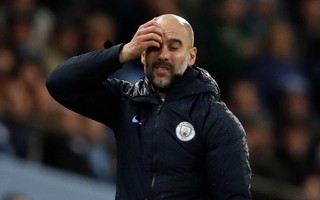 Guardiola nói gì khi Man City "tặng quà" Noel sớm cho Liverpool?