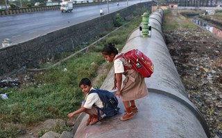 Ấn Độ: Học sinh tiểu học không mang cặp sách quá 3 kg
