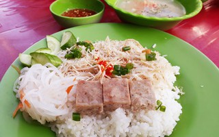 Cơm tấm ăn với... bánh canh