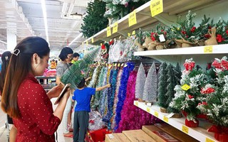 Thị trường Noel nhộn nhịp nhờ giảm giá