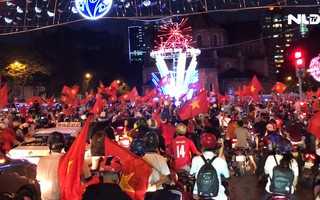 TP HCM: Người dân ầm ầm xuống đường mừng chiến thắng của U23 Việt Nam
