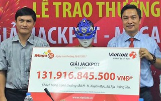 Người Việt tấp nập mua xổ số, Vietlot thu về hơn 3.800 tỷ đồng năm 2017