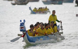 Ngày Tết của những tay đua ghe nữ