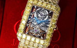 Cận cảnh chiếc đồng hồ nạm 127,45 carat kim cương