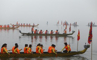 Hà Nội khôi phục lễ hội bơi chải thuyền rồng giữa hồ Tây