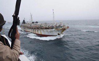 Tàu cá Trung Quốc lộng hành