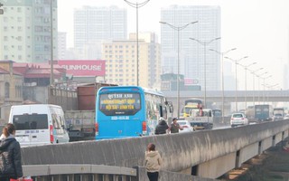 Xe dù, bến cóc làm rối Hà Nội