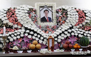 Gia đình Jo Min Ki sốc nặng, đám tang riêng tư