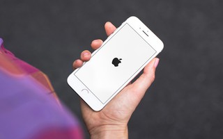 Vụ kiện Apple làm chậm iPhone: Tòa án khất hẹn lần thứ 4
