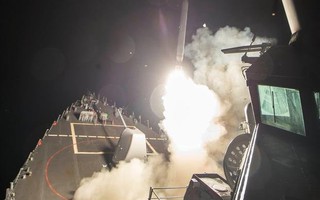 Tàu khu trục Mỹ mang tên lửa dẫn đường “áp sát Syria"